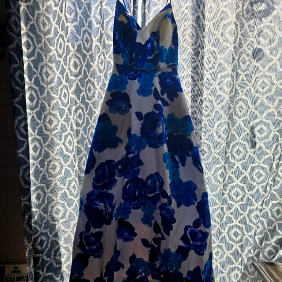 Prom Dress - Picture 1 of 9